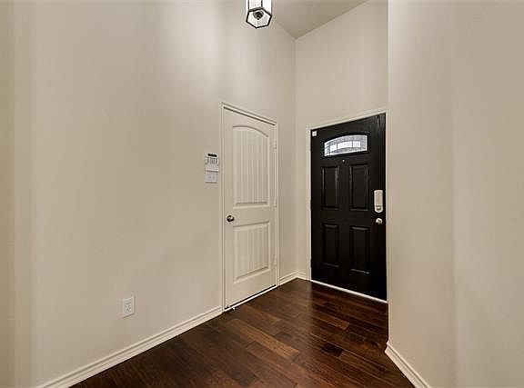 3rd image of 3904 La Tierra Linda Trl