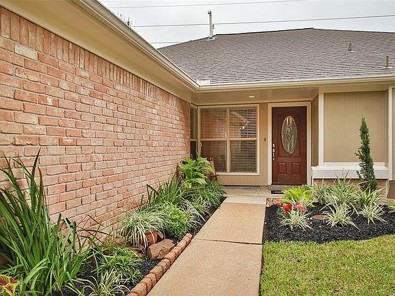 2nd image of 15706 Fox Springs Dr