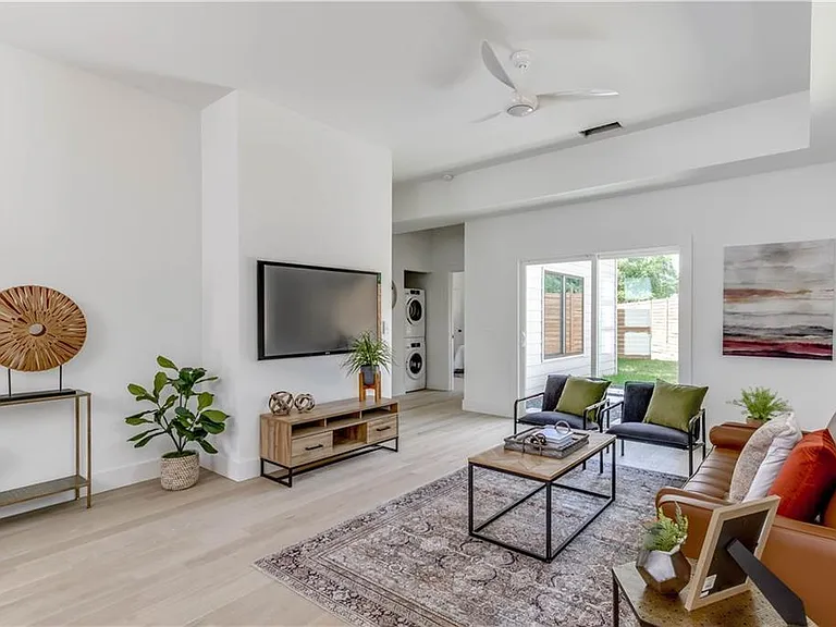 4800 Vinson Dr #B — Photo 12