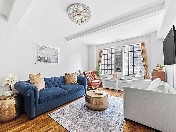 2nd image of 320 E 42nd St APT 707