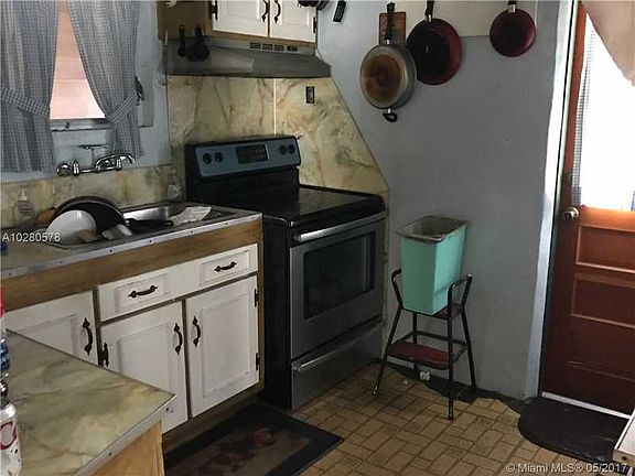5th image of 2231 NE 136th Ln