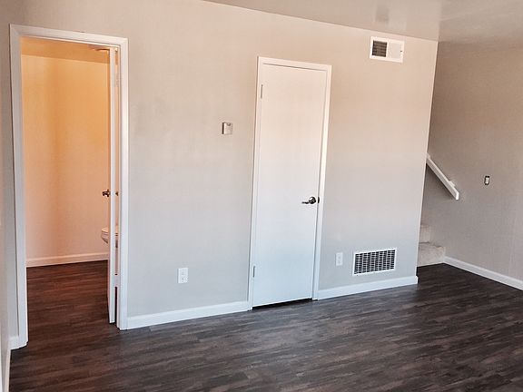 3rd image of 215 Grove Acre Ave APT 30