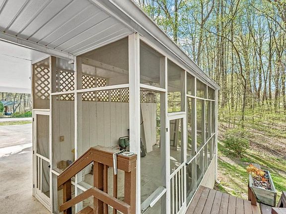 4th image of 2710 Dogwood Ln