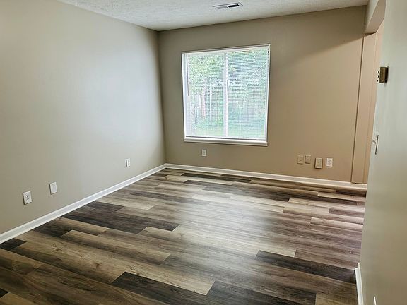 3rd image of 205 Lincoln St #205