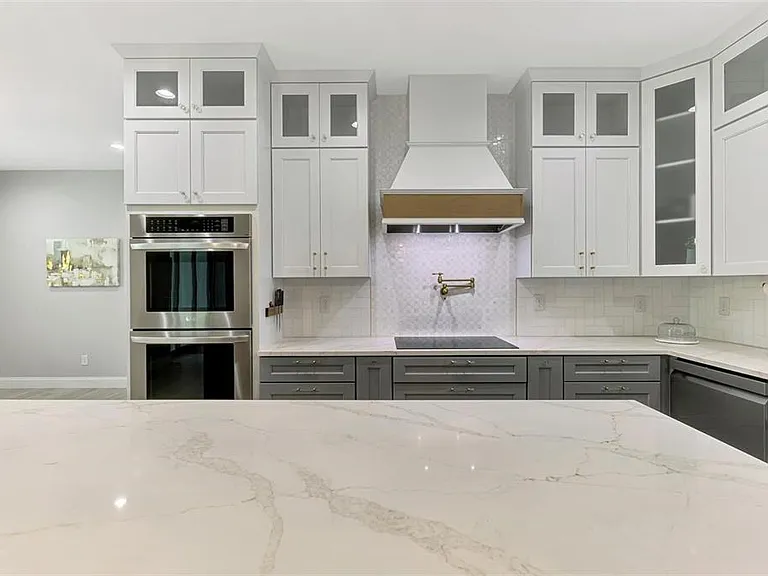 2129 Lorraine Dr — Photo 14