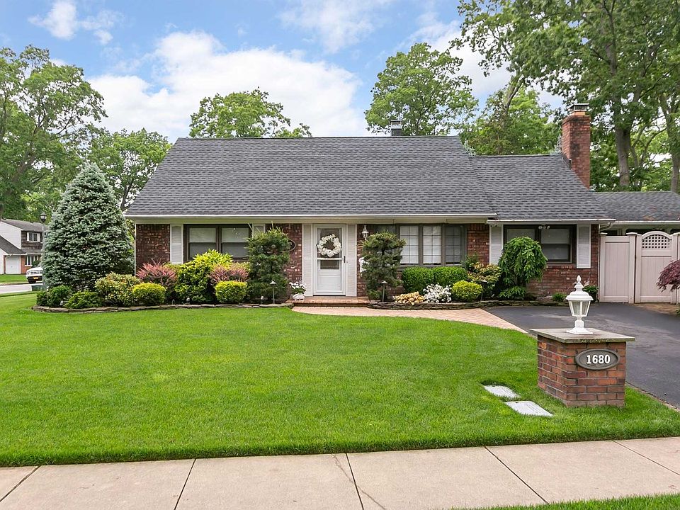 1st image of 1680 Temple Dr