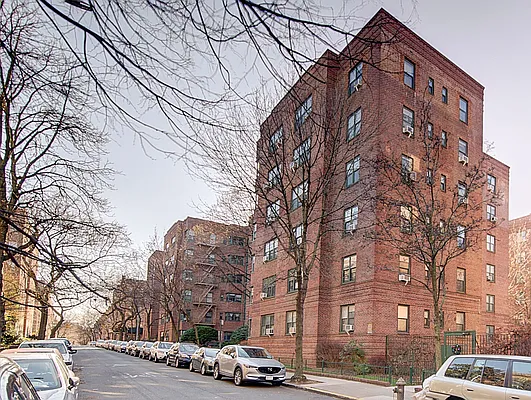 Sold by Akam Sales and Brokerage | media 37