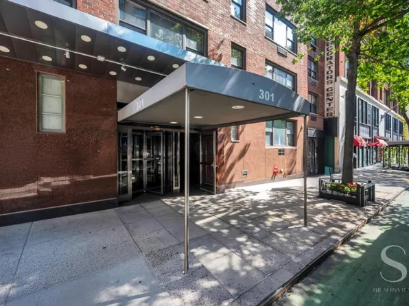 301 East 62nd Street image 10 of 11