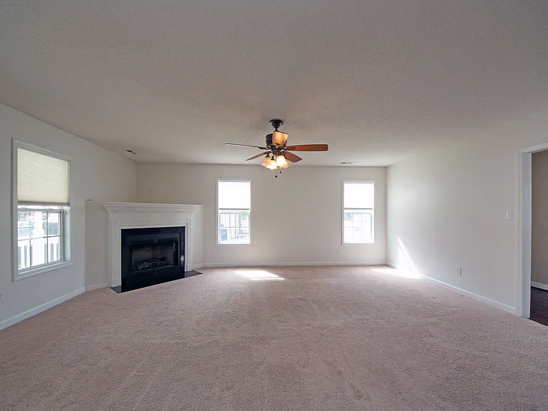 1112 Huff Dr — Photo 9