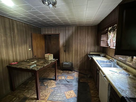 5th image of 712 Tate Ct