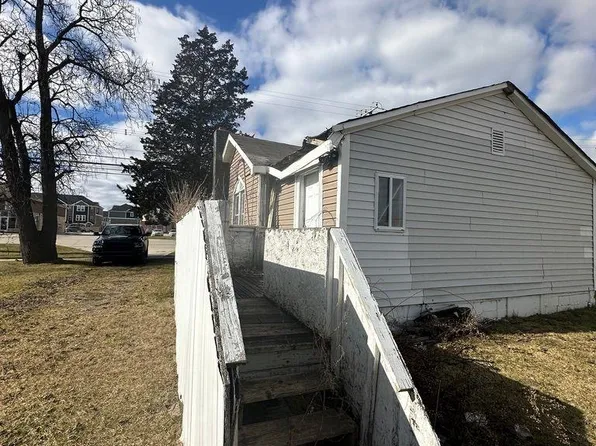 42892 Dequindre Rd, Sterling Heights, MI 48314