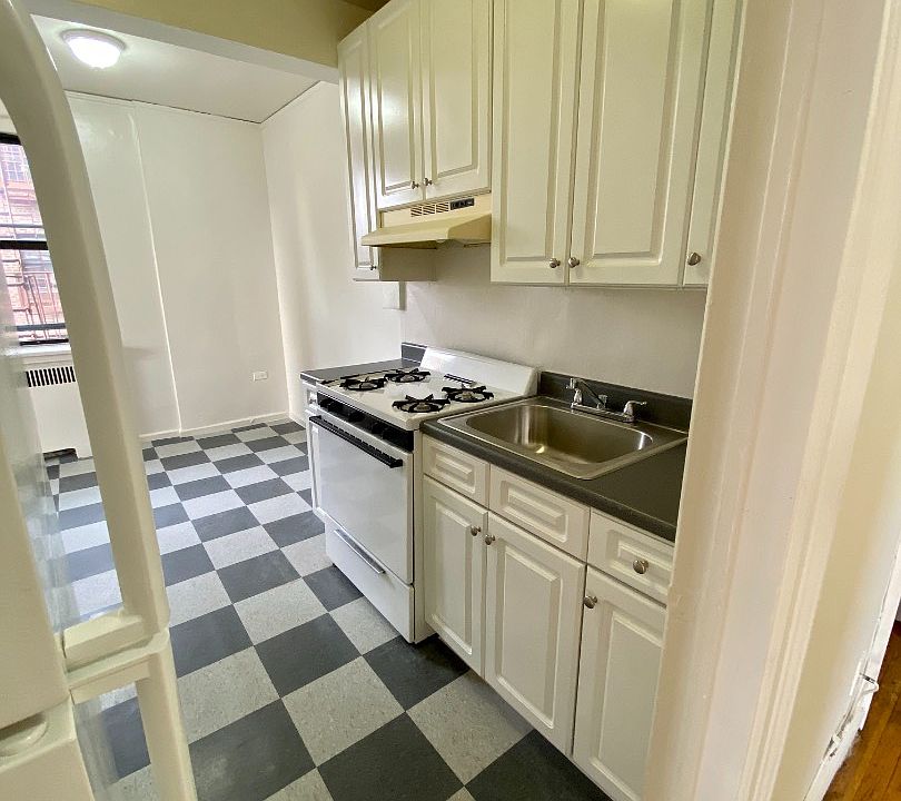 1st image of 309 Hayward Ave #2J