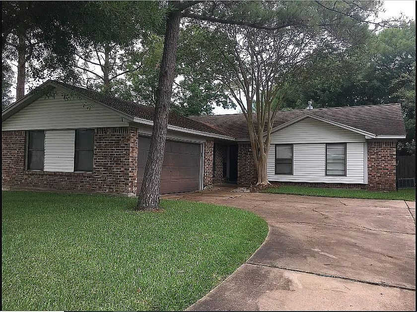 1st image of 2318 Cambridge Ct N