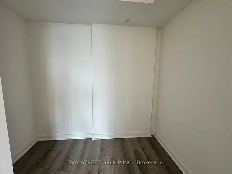 1185 Dupont St #2001 — Photo 8