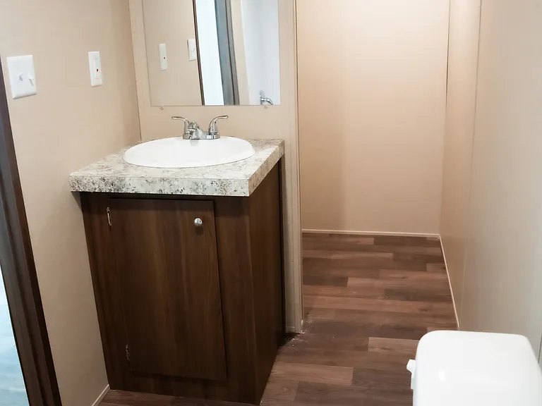 1401 N Maple St — Photo 13