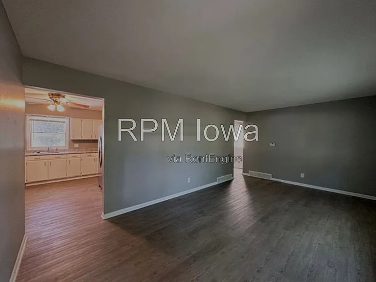 1318 SW Lynn Dr — Photo 4