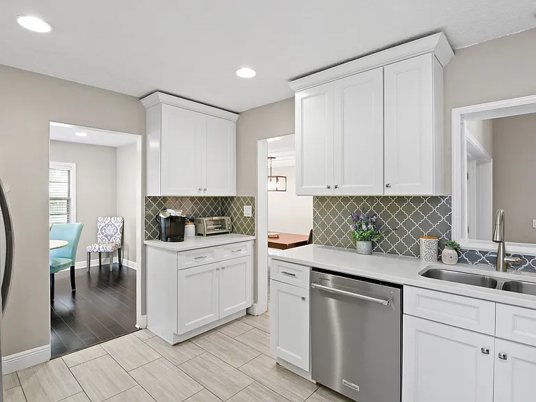 350 N Phelps Ave — Photo 11