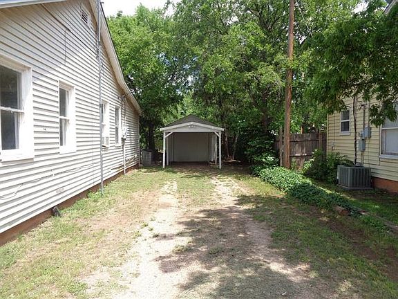 3rd image of 765 Sunset Dr