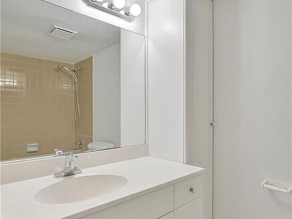 4th image of 2900 NW 48th Terrace #403