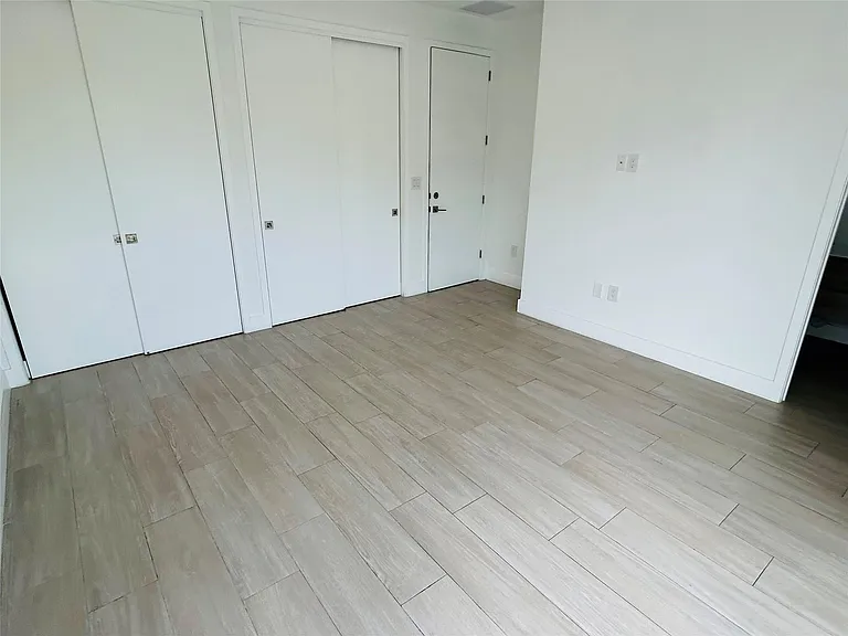310 SW 9th St #1 — Photo 19