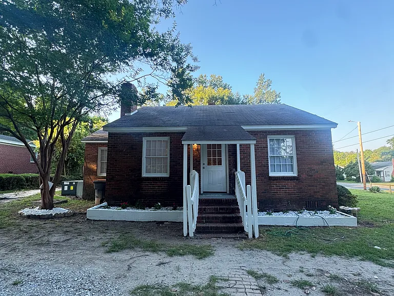 801 Crestmont Dr — Photo 14