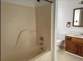 417 Walnut St, Highland, IL 62249