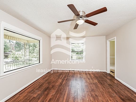 333857_002_living_room_3.jpg