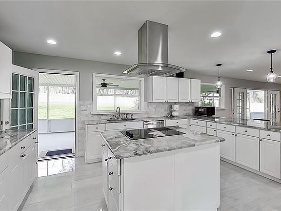 3rd image of 1229 Driscoll Dr
