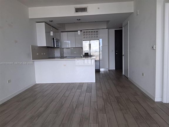 3rd image of 999 SW 1st Ave APT 2410