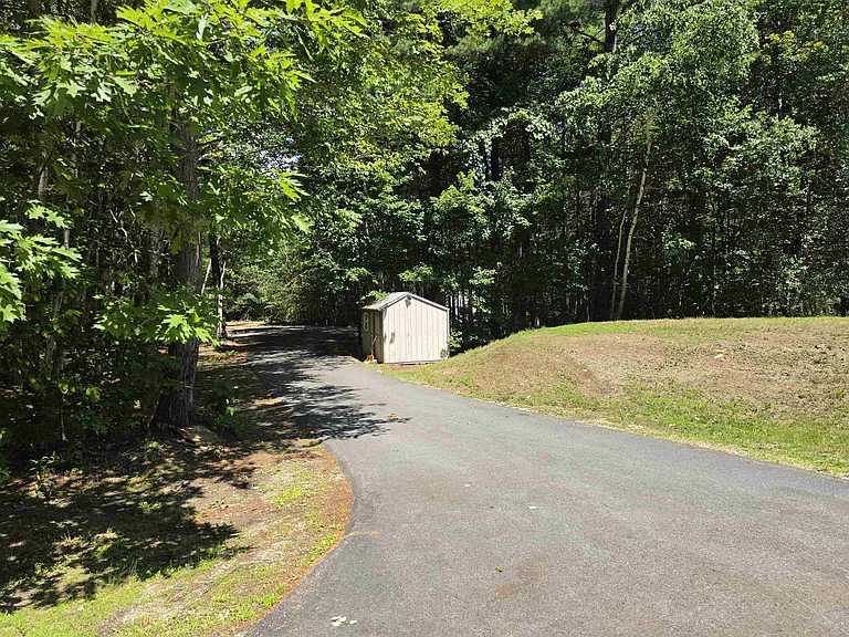 1890 Franklin Pierce Hwy — Photo 25