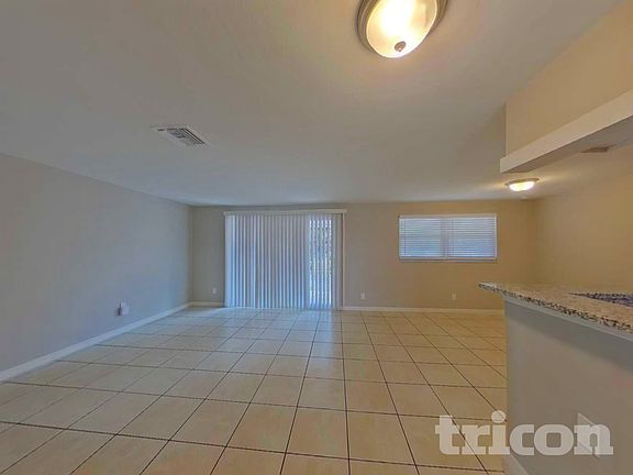4th image of 5811 Oxford Dr