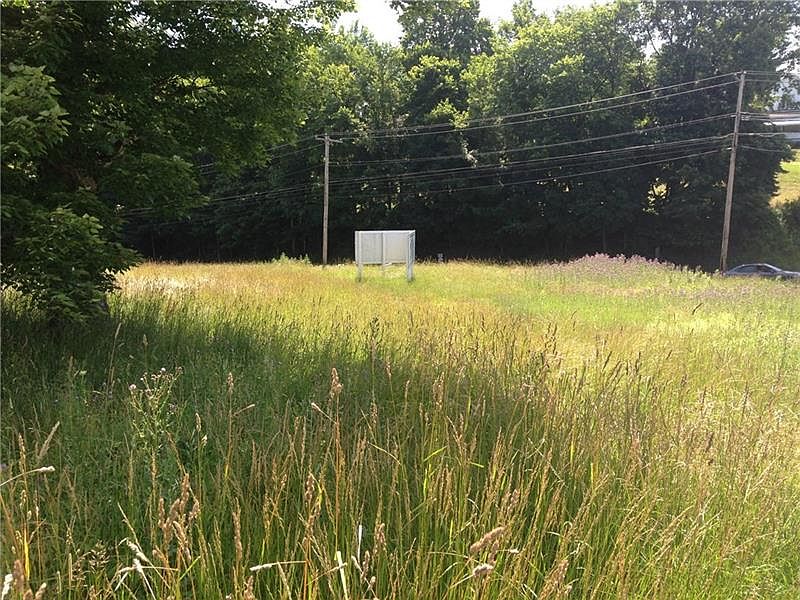 2nd image of 1125 Eagles Nest Rd