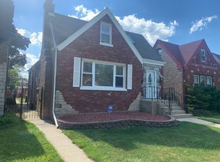 8440 S Prairie Ave, Chicago, IL 60619