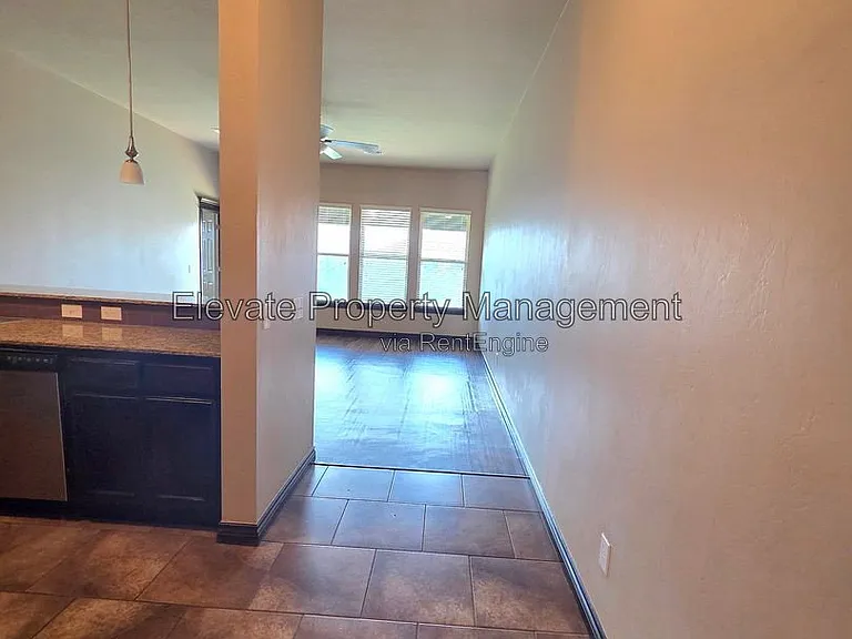 10802 NW 21st St — Photo 7