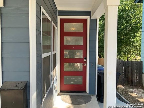 5th image of 247 Claremont Ave