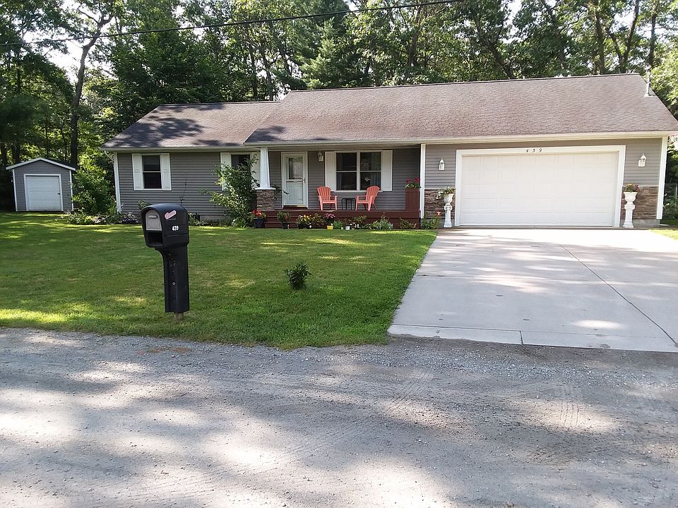1st image of 439 W Englewood Ave