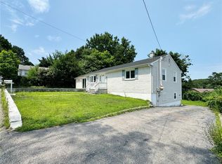 2 Michael Ct, Coventry, RI 02816