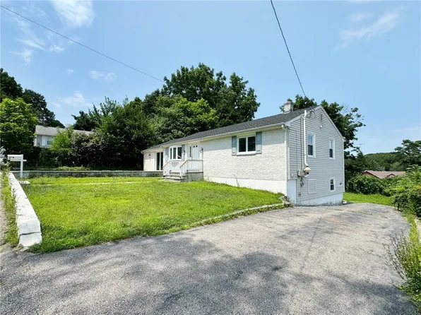 2 Michael Ct, Coventry, RI 02816
