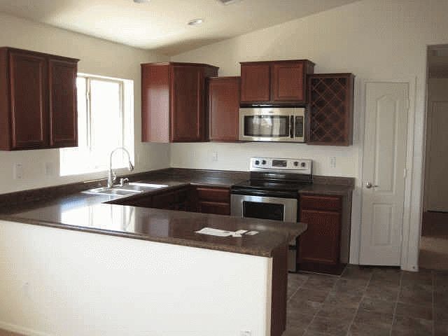 2nd image of 1271 E Kelsi Ave