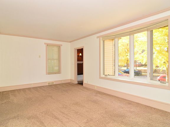 3rd image of 1120 Woodbridge St
