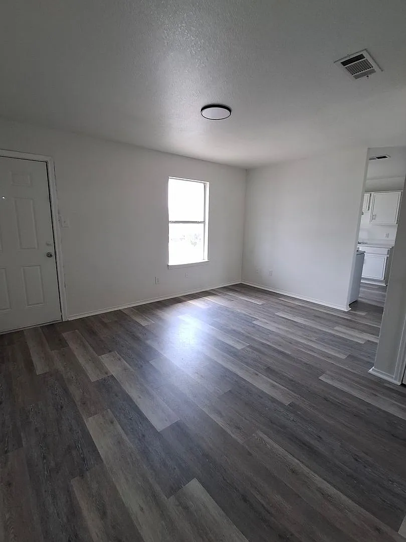 1105 Horizon Dr — Photo 4