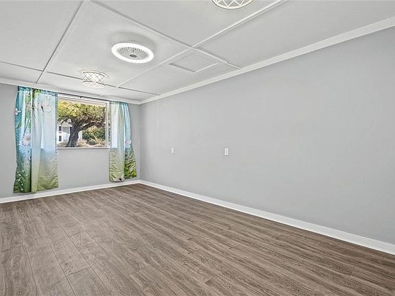 4th image of 4115 Springdale Rd