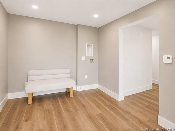 3rd image of 307 Bannister Rd