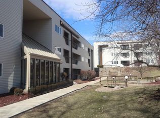 2705 W Willowlake Dr APT 48, Peoria, IL 61614