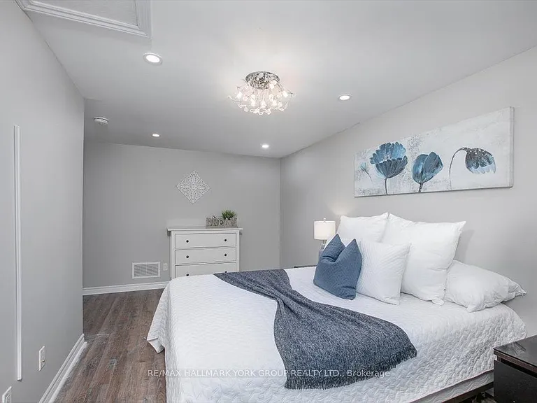21 Lakeshore Rd — Photo 19