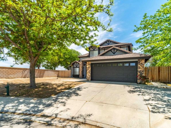 2352 E Kildare St, Lancaster, CA 93535