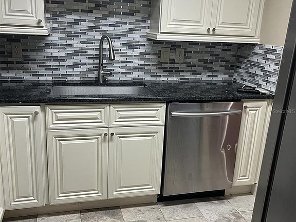 4th image of 345 Bayshore Blvd APT 911