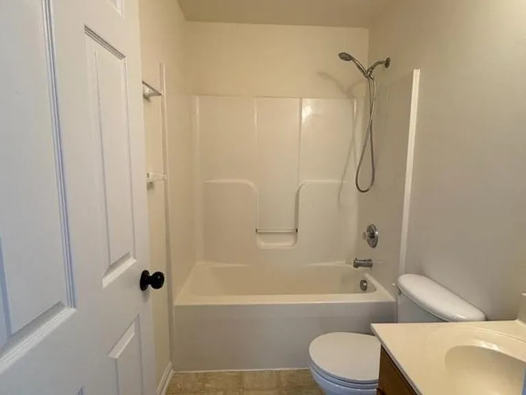 241 Cambridge St — Photo 10