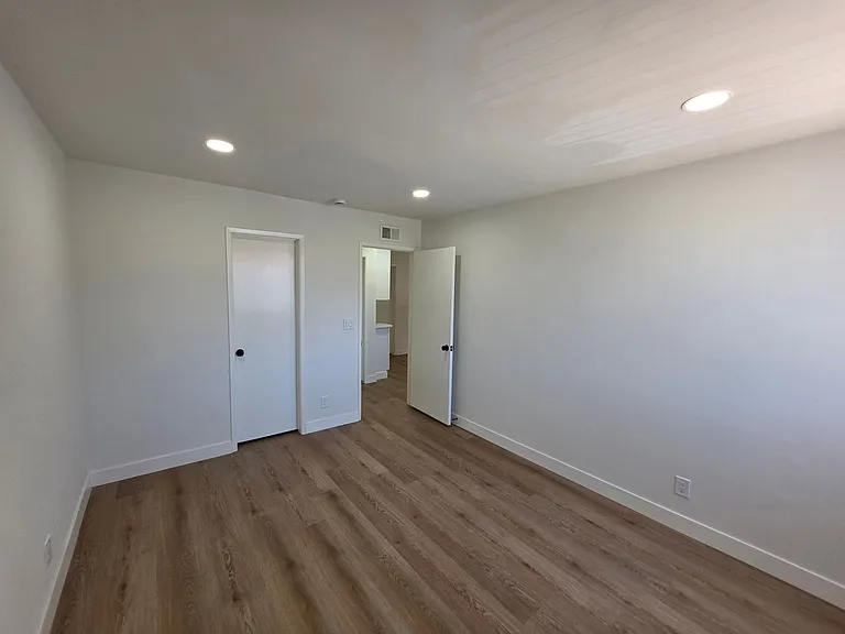 8831 Sailport Dr — Photo 16