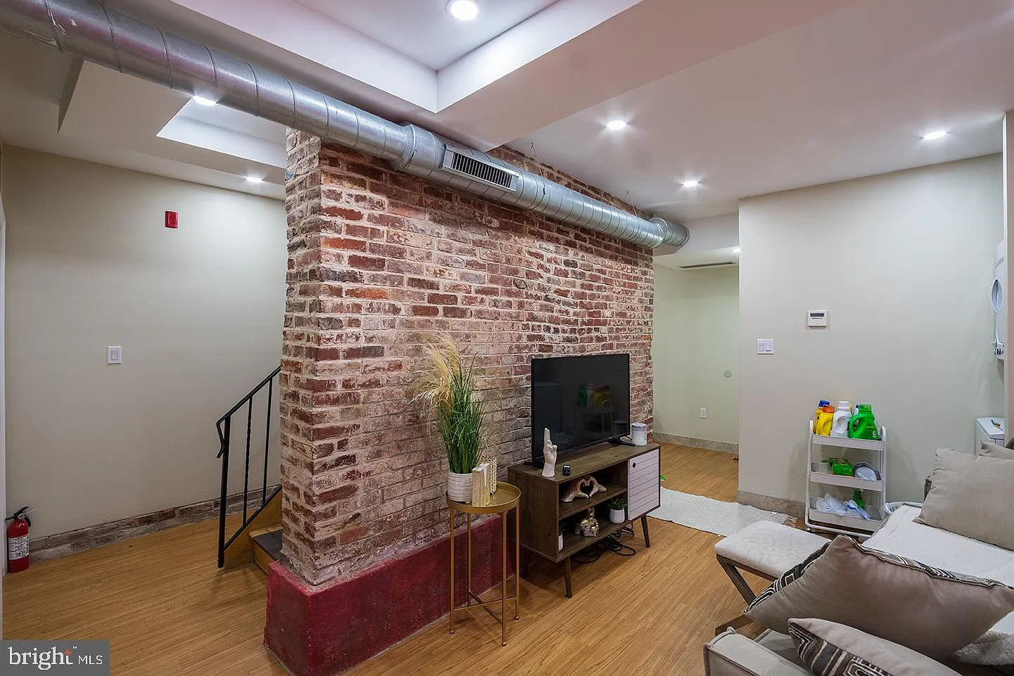 2 bed, 2.0 bath, 1350 sqft, $1,695 — Photo 3